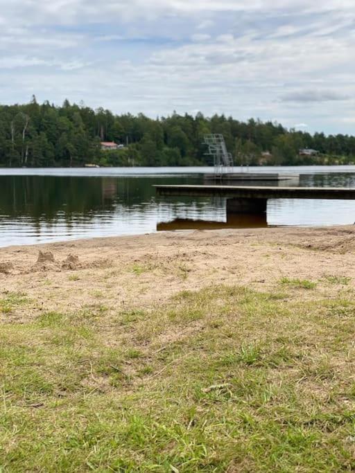 Mysigt Hus Med Natur & Jacuzzi I Olofstorp ヨーテボリ エクステリア 写真