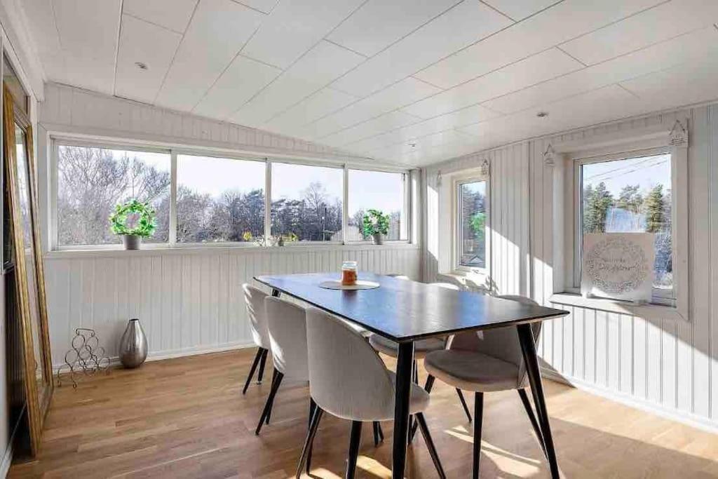Mysigt Hus Med Natur & Jacuzzi I Olofstorp ヨーテボリ エクステリア 写真