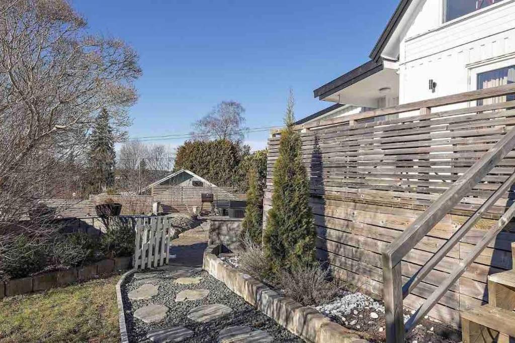 Mysigt Hus Med Natur & Jacuzzi I Olofstorp ヨーテボリ エクステリア 写真