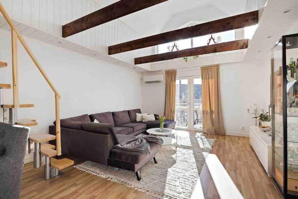 Mysigt Hus Med Natur & Jacuzzi I Olofstorp ヨーテボリ エクステリア 写真