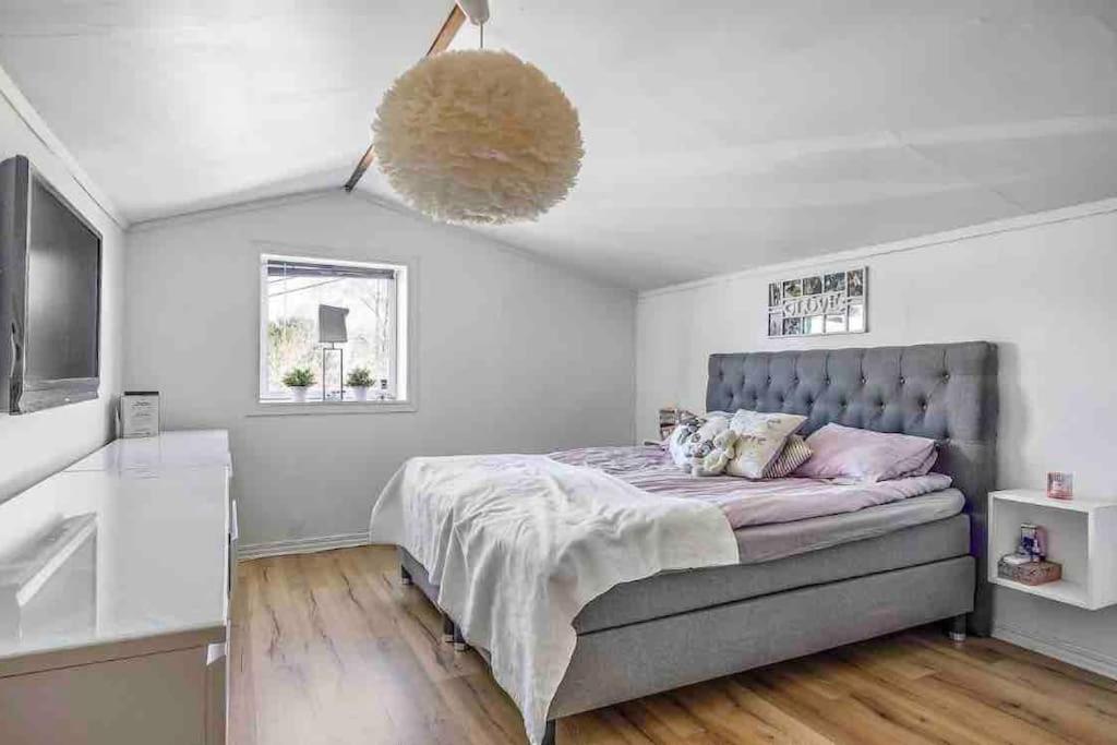 Mysigt Hus Med Natur & Jacuzzi I Olofstorp ヨーテボリ エクステリア 写真